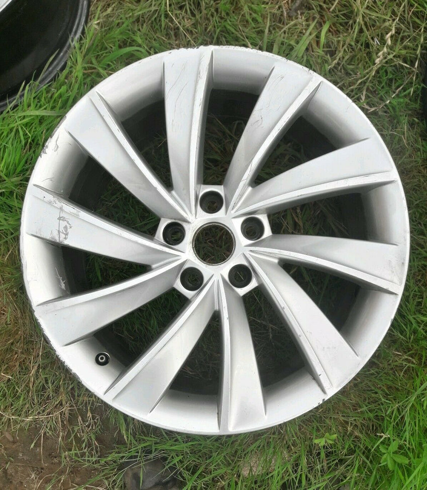 SKODA SUPERB 18" ALLOY WHEEL FULL SIZE SPARE  X1