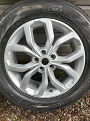 LAND ROVER DISCOVERY 5 19" ALLOY WHEELS AND PIRELLI TYRES IDEAL WINTER WHEELS