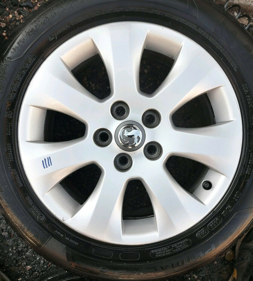 VAUXHALL INSIGNIA FACELIFT 17" ALLOY WHEEL AND MICHELIN TYRE FULL SIZE SPARE  X1